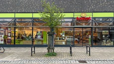 Eingang des Alnatura Super Natur Markts in Norderstedt