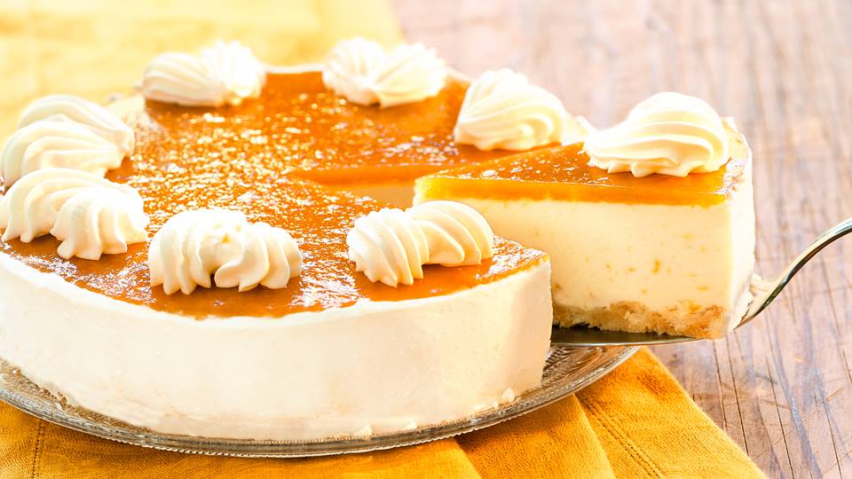 No Bake Frischkäse-Torte mit Pfirsich und Maracuja