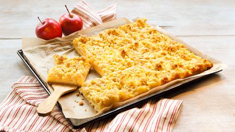 Apfelkuchen mit Marzipanstreuseln