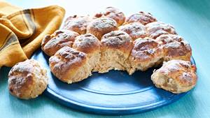 Walnuss-Brötchen-Kranz