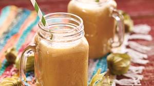 Nektarinen-Smoothie mit Physalis