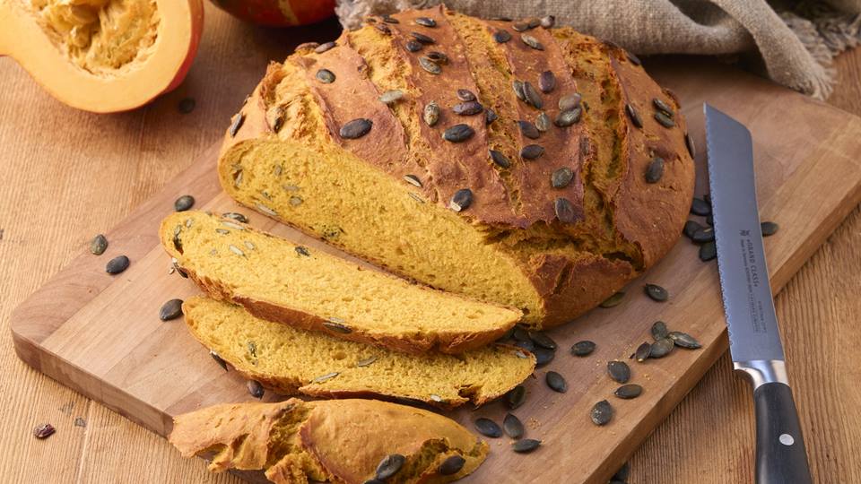 Kürbisbrot mit Kernen