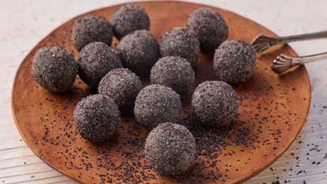 Mohn-Marzipan-Kugeln