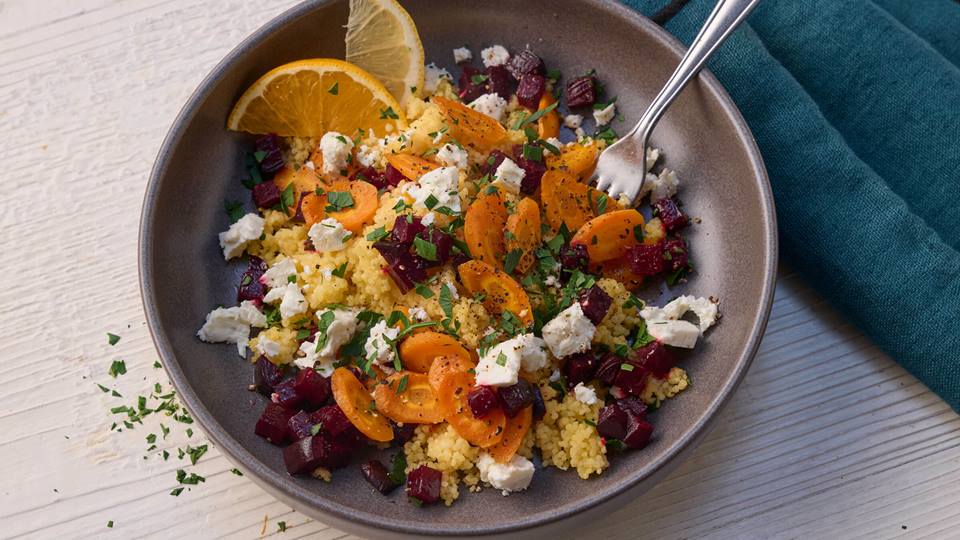 Lauwarmer Hirsesalat mit Feta