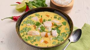 Fruchtiges Curry mit Mango, Fisch und Duftreis